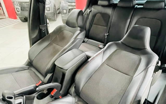imagem-https://www.socarrao.com.br/sc-vehicle-images-prod/3232749/1786725154507-003_e53a7ed67c3cf9b22cb5acac3675e9ef.jpeg
