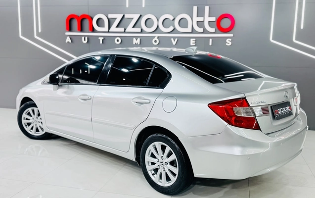 imagem-https://www.socarrao.com.br/sc-vehicle-images-prod/3232755/1786725293697-003_f7f2e1a15ced634d6418b420f4dcb2b6.jpeg
