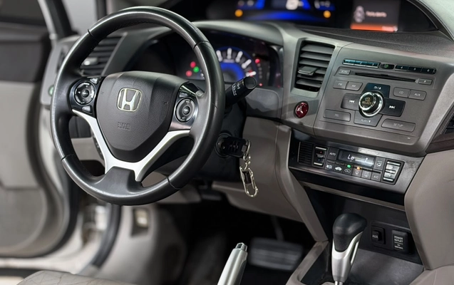 imagem-https://www.socarrao.com.br/sc-vehicle-images-prod/3232755/1786725293702-003_ab932504fc4003e75711c8d90433770d.jpeg