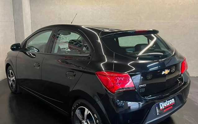 imagem-https://www.socarrao.com.br/sc-vehicle-images-prod/3232975/1786725809081-8a8485d8613c4f0ab8ef81f2f85e706e_1786725731900.jpg