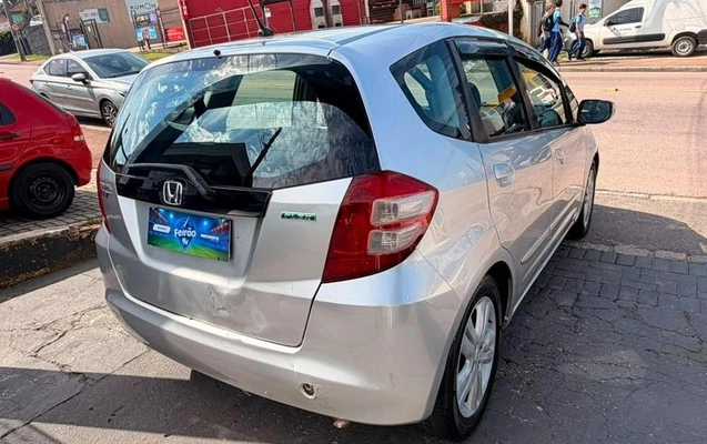 imagem-https://www.socarrao.com.br/sc-vehicle-images-prod/3233493/1786726910608-8380853_7_B_a84b0e6383.jpeg