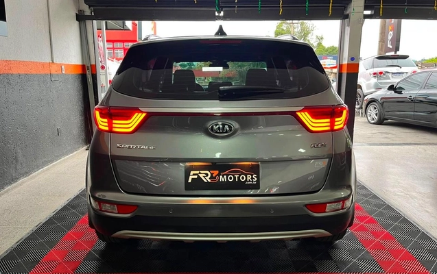 imagem-https://www.socarrao.com.br/sc-vehicle-images-prod/3233534/1786727628280-V2hhdHNBcHAgSW1hZ2UgMjAyNi0wOC0xNCBhdCAxNC4wMy40Ni5qcGVn.jpeg