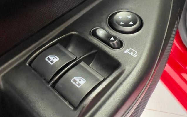 imagem-https://www.socarrao.com.br/sc-vehicle-images-prod/3233974/1786728546812-OS5qcGVn.jpeg