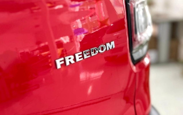 imagem-https://www.socarrao.com.br/sc-vehicle-images-prod/3233974/1786728547012-Ni5qcGVn.jpeg