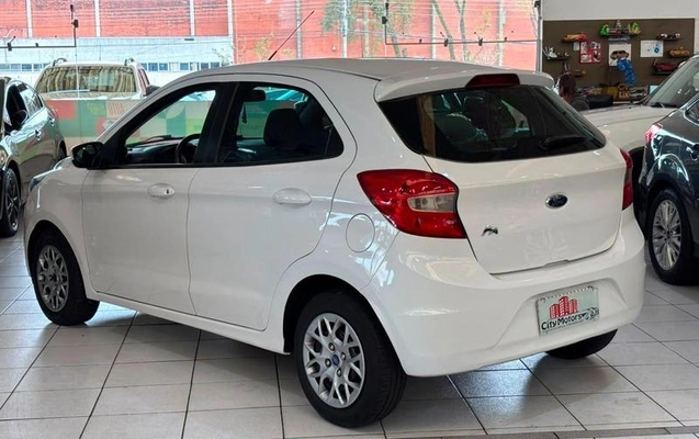 imagem-https://www.socarrao.com.br/sc-vehicle-images-prod/3234170/1787674498736-8381109_0_B_e7779dd7ca.jpeg