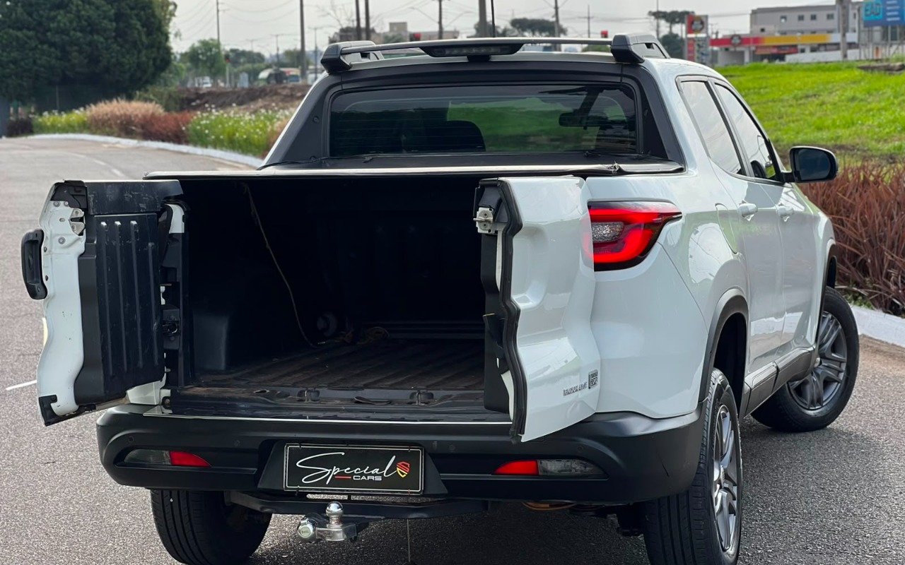 imagem-https://www.socarrao.com.br/sc-vehicle-images-prod/3234647/1786730107224-V2hhdHNBcHAgSW1hZ2UgMjAyNi0wOC0xMyBhdCAxNS41Mi4zOCAoMikuanBlZw.jpeg