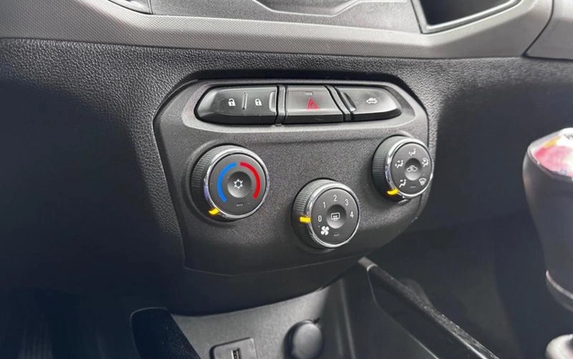 imagem-https://www.socarrao.com.br/sc-vehicle-images-prod/3234906/1786730694426-8375906_13_B_67f56bf58b.jpeg