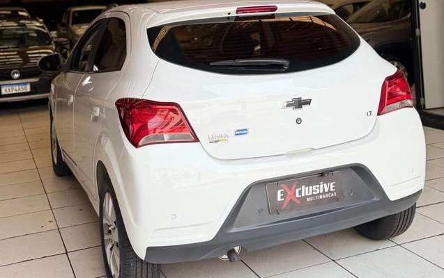imagem-https://www.socarrao.com.br/sc-vehicle-images-prod/3235026/1786731006375-T05JWCAyMDE4NS5qcGc.jpg