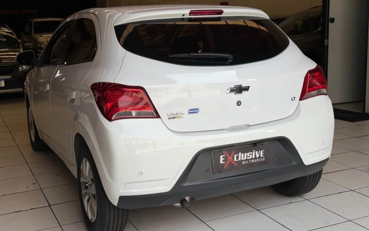 imagem-https://www.socarrao.com.br/sc-vehicle-images-prod/3235026/1786731006568-T05JWCAyMDE4Ny5qcGc.jpg