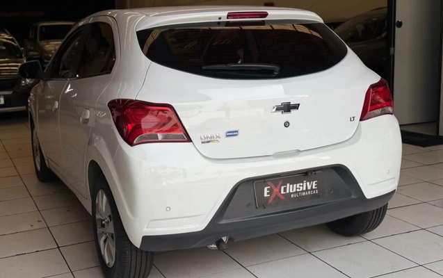 imagem-https://www.socarrao.com.br/sc-vehicle-images-prod/3235026/1786731006568-T05JWCAyMDE4Ny5qcGc.jpg