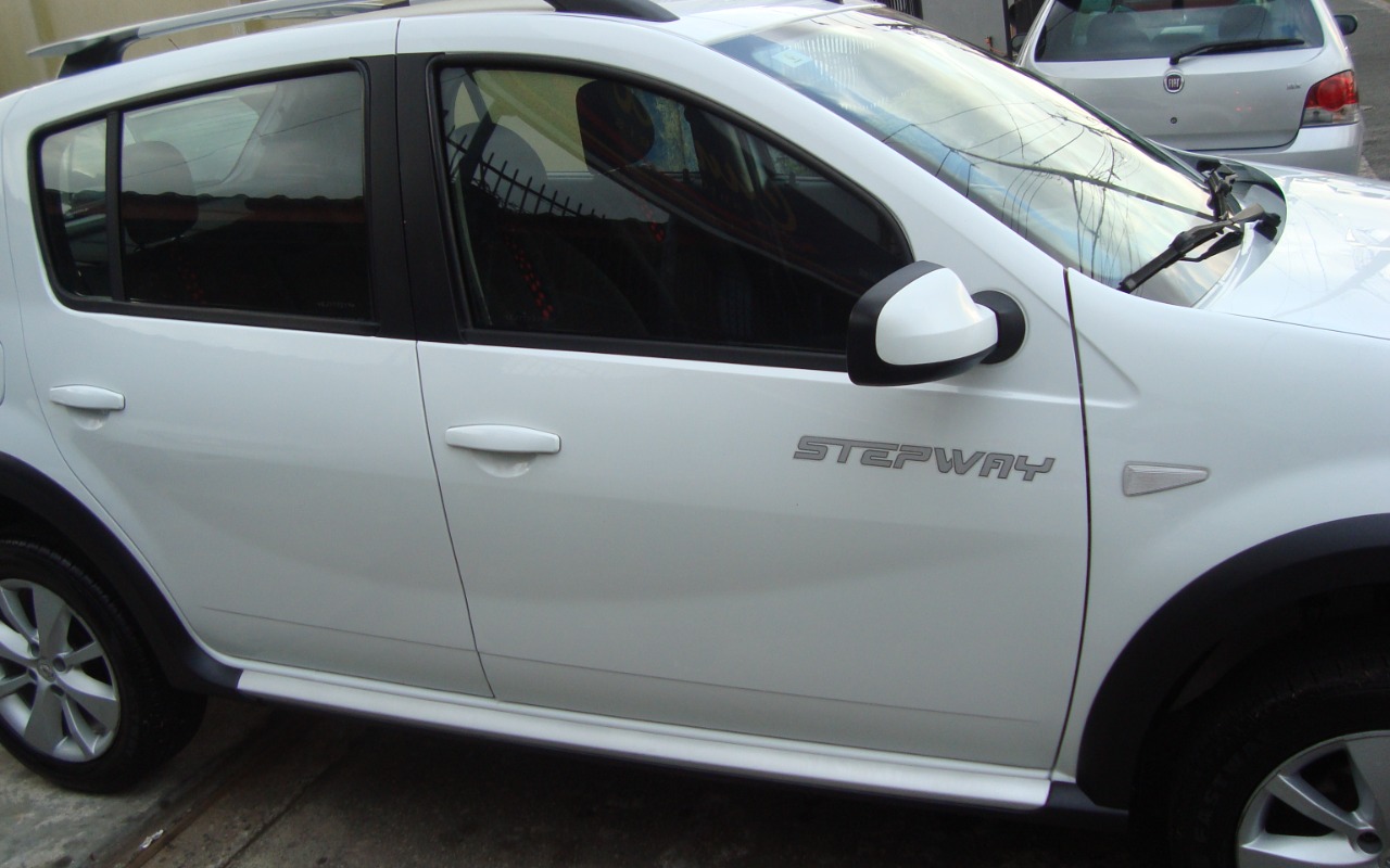 imagem-https://www.socarrao.com.br/sc-vehicle-images-prod/3235307/1786731587721-RFNDMDU4NjMuSlBH.JPG