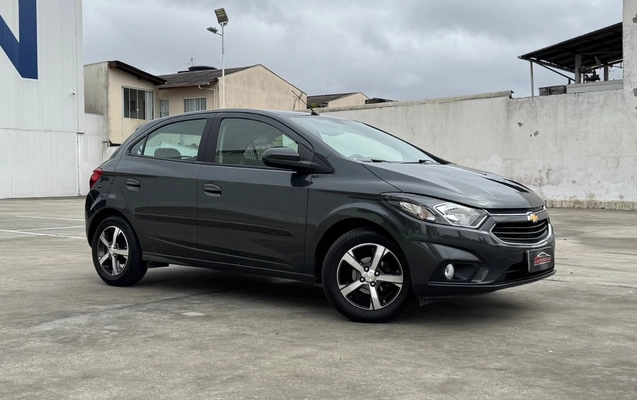 imagem-https://www.socarrao.com.br/sc-vehicle-images-prod/3235495/1786731676936-V2hhdHNBcHAgSW1hZ2UgMjAyNi0wOC0xNCBhdCAxMy41Ny41Ni5qcGVn.jpeg