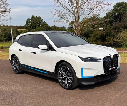 BMW iX 2023 Branco — foto 1 de 3