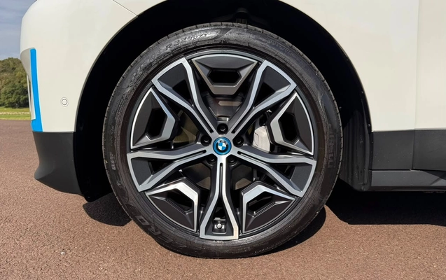 imagem-https://www.socarrao.com.br/sc-vehicle-images-prod/3235530/1786731802053-V2hhdHNBcHAgSW1hZ2UgMjAyNi0wOC0xNCBhdCAxNC4xOS4yMSAoMSkuanBlZw.jpeg