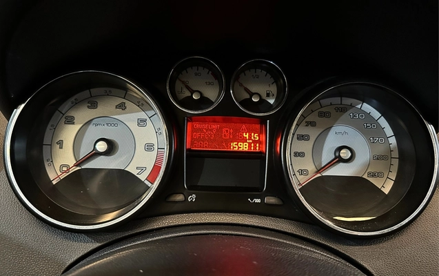 imagem-https://www.socarrao.com.br/sc-vehicle-images-prod/3235965/1786732538090-7_030849.jpg