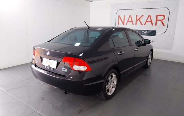 imagem-https://www.socarrao.com.br/sc-vehicle-images-prod/3236043/1787147412059-CFhSt50tvnmkBrjaP2gJF1TkdO97sTJD.jpg