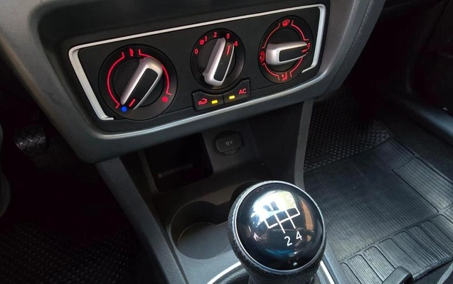 imagem-https://www.socarrao.com.br/sc-vehicle-images-prod/3236182/1787081509203-8381552_8_B_c2dddc50bc.jpeg