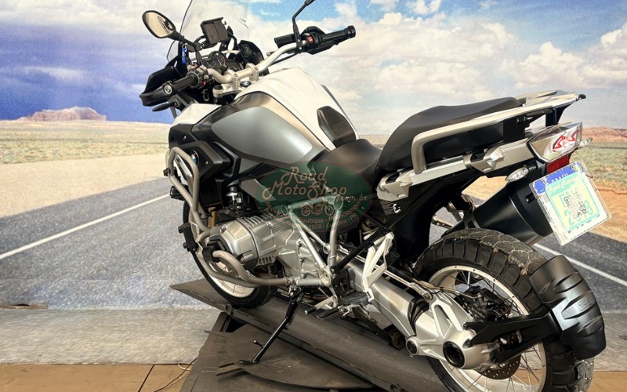 imagem-https://www.socarrao.com.br/sc-vehicle-images-prod/3236633/1786734332774-UjEyMDBHUyBGZXJuYW5kb181LmpwZw.jpg