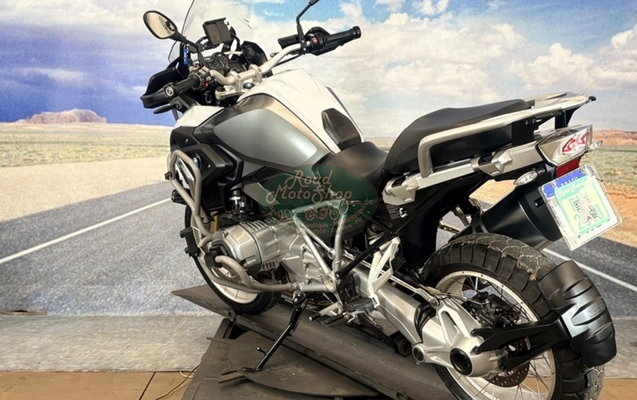 imagem-https://www.socarrao.com.br/sc-vehicle-images-prod/3236633/1786734332774-UjEyMDBHUyBGZXJuYW5kb181LmpwZw.jpg
