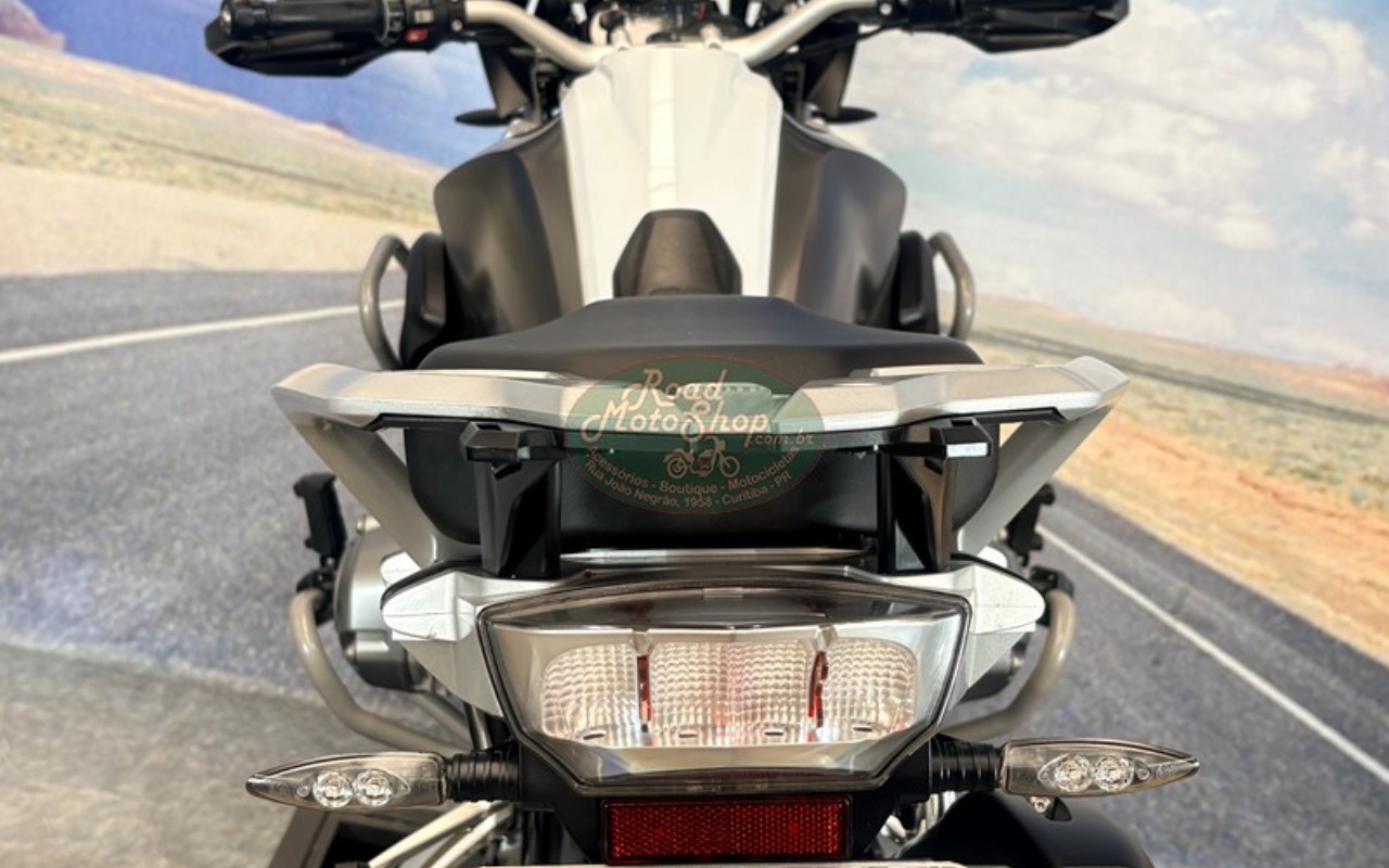 imagem-https://www.socarrao.com.br/sc-vehicle-images-prod/3236633/1786734333112-UjEyMDBHUyBGZXJuYW5kb183LmpwZw.jpg