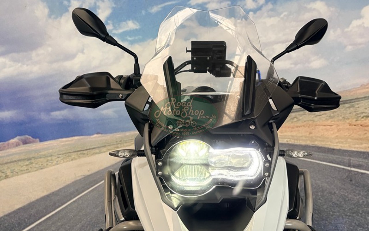 imagem-https://www.socarrao.com.br/sc-vehicle-images-prod/3236633/1786734334455-UjEyMDBHUyBGZXJuYW5kb18yMC5qcGc.jpg