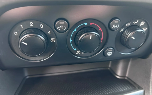 imagem-https://www.socarrao.com.br/sc-vehicle-images-prod/3236886/1786735034335-11_035603.jpg