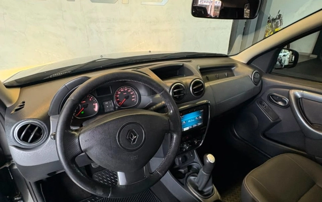 imagem-https://www.socarrao.com.br/sc-vehicle-images-prod/3237767/1786736999167-V2hhdHNBcHAgSW1hZ2UgMjAyNi0wOC0xNCBhdCAxNi4zMS4zMSAoMSkuanBlZw.jpeg