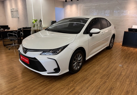 Toyota Corolla 2023 Branco — foto 1 de 3