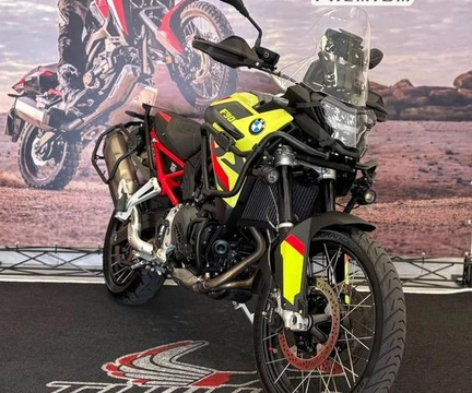 BMW F 900 GS Plus 2025 Amarelo — foto 1 de 3