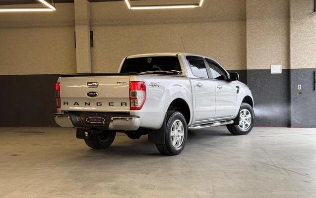 imagem-https://www.socarrao.com.br/sc-vehicle-images-prod/3237987/1786737332242-8379266_5_B_76191900fe.jpeg