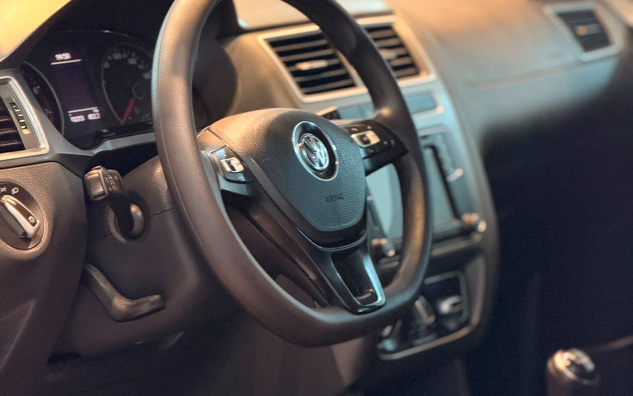 imagem-https://www.socarrao.com.br/sc-vehicle-images-prod/3238128/1786737727966-V2hhdHNBcHAgSW1hZ2UgMjAyNi0wOC0xNCBhdCAxNC41MS4wOCAoMSkuanBlZw.jpeg