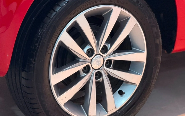 imagem-https://www.socarrao.com.br/sc-vehicle-images-prod/3238128/1786737728435-V2hhdHNBcHAgSW1hZ2UgMjAyNi0wOC0xNCBhdCAxNC41MS4wNCAoMSkuanBlZw.jpeg