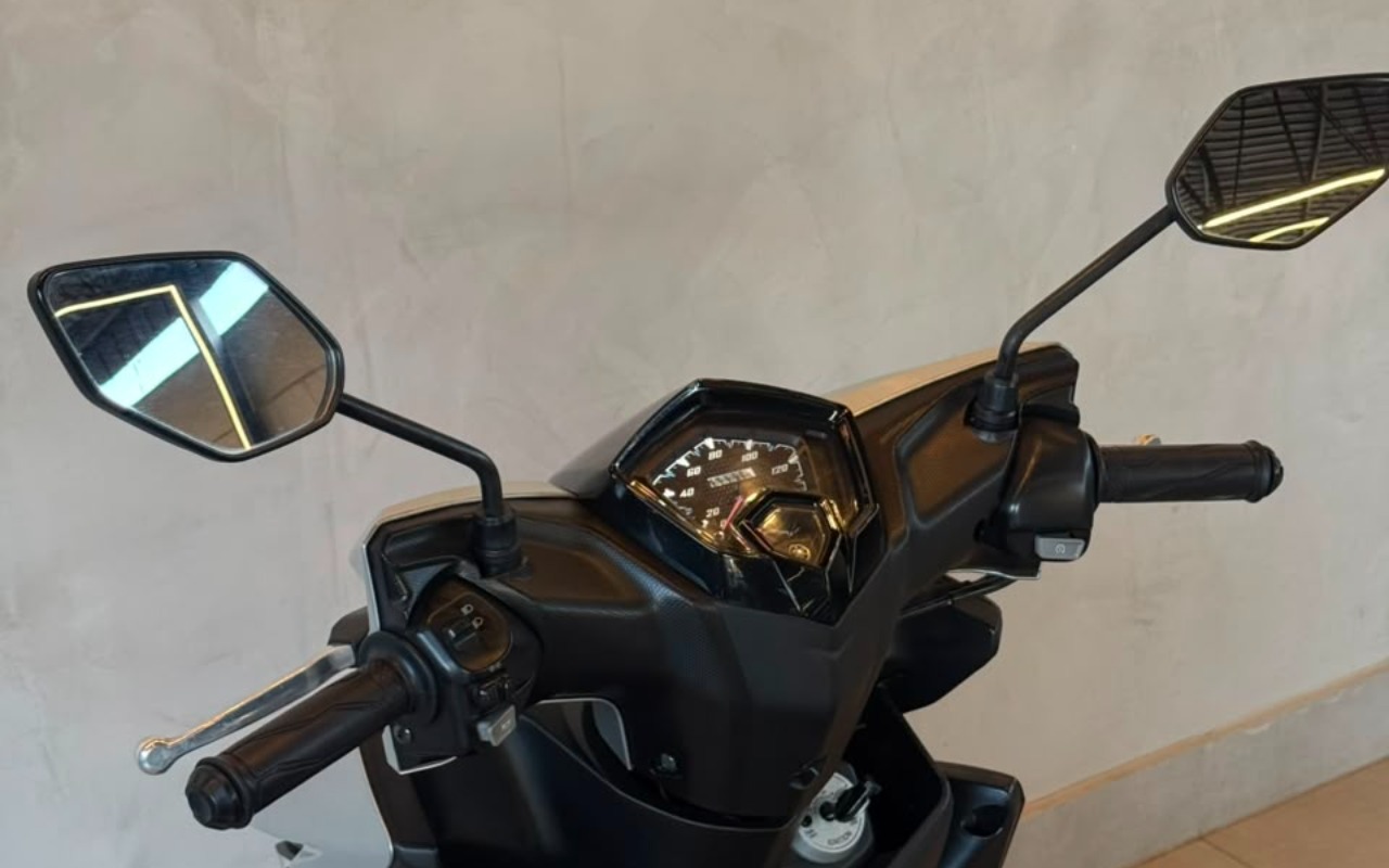 imagem-https://www.socarrao.com.br/sc-vehicle-images-prod/3238231/1786738259350-V2hhdHNBcHAgSW1hZ2UgMjAyNi0wOC0xNCBhdCAxNy4wNy4zNyAoMSkuanBlZw.jpeg