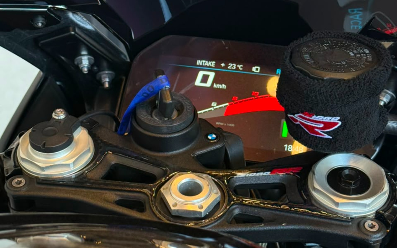 imagem-https://www.socarrao.com.br/sc-vehicle-images-prod/3238523/1786739002704-V2hhdHNBcHAgSW1hZ2UgMjAyNi0wOC0xNCBhdCAxNy4yMS4xMiAoMSkuanBlZw.jpeg