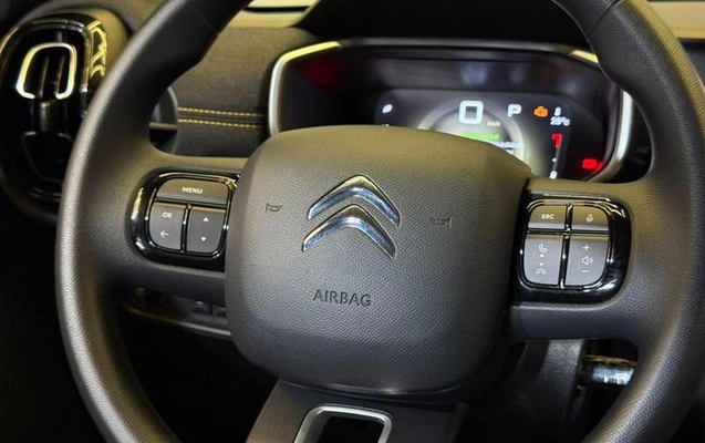 imagem-https://www.socarrao.com.br/sc-vehicle-images-prod/3238527/1789062863982-8382374_15_B_a33bf3c749.jpeg