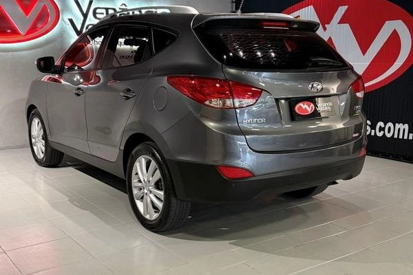 imagem-https://www.socarrao.com.br/sc-vehicle-images-prod/3238535/1786740787597-8365543_13_B_4a829b0fa8.jpeg