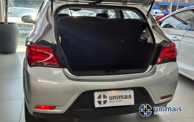 imagem-https://www.socarrao.com.br/sc-vehicle-images-prod/3238615/1786739059239-43824fef-586a-4aea-837c-e02d661a451c20260814163521.jpeg