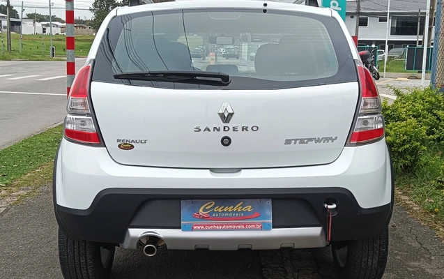 imagem-https://www.socarrao.com.br/sc-vehicle-images-prod/3238884/1786739571338-NzczMjA5NDc0XzE1NjUwNjk4ODg3NDc4NjdfMTYyODc5NzYzNjIyMjczODcwM19uLmpwZw.jpg