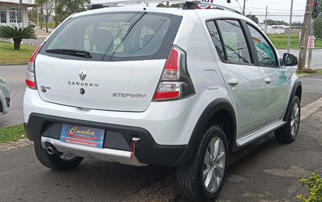 imagem-https://www.socarrao.com.br/sc-vehicle-images-prod/3238884/1786739571434-Nzc0MjY2NDIxXzE1NjUwNjk5NzU0MTQ1MjVfMjc1OTAzOTY3MzcwNjM0NTYxX24uanBn.jpg