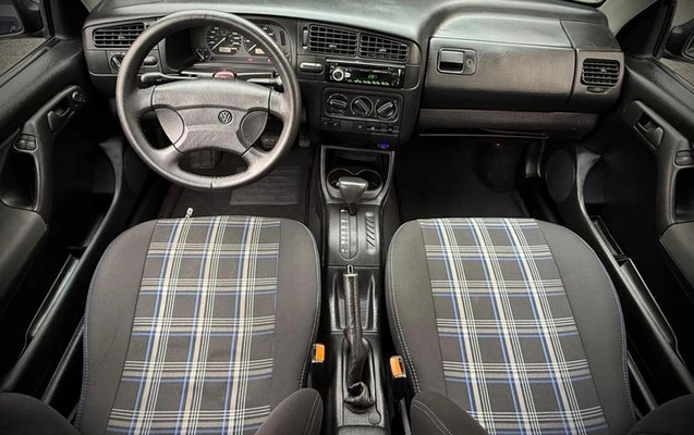 imagem-https://www.socarrao.com.br/sc-vehicle-images-prod/3238986/1786975813777-8382492_15_B_84aef5c554.jpeg