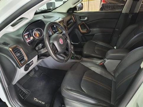 imagem-https://www.socarrao.com.br/sc-vehicle-images-prod/3239030/1789672518620-8363313_19_B_2f44559dab.jpeg