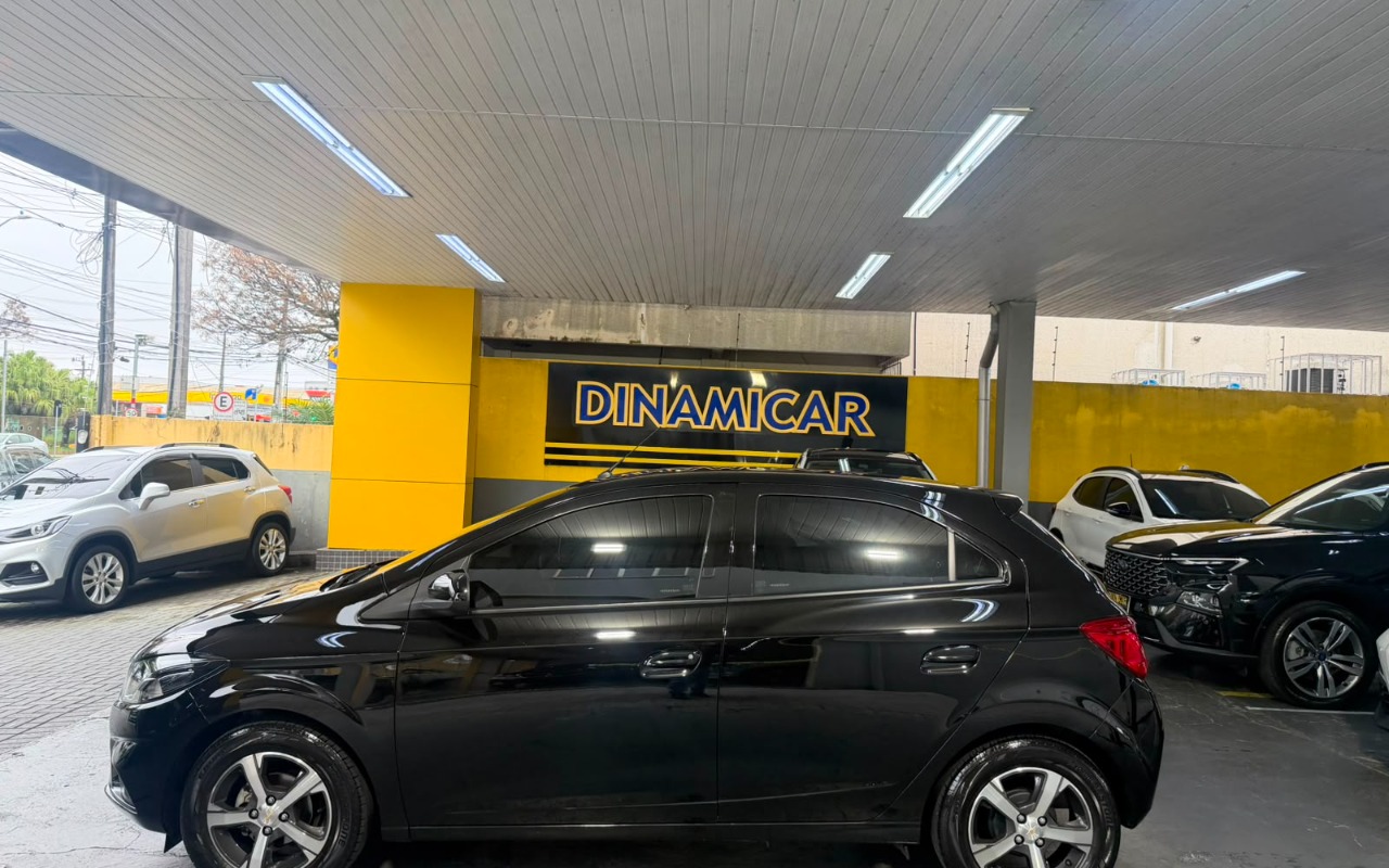 imagem-https://www.socarrao.com.br/sc-vehicle-images-prod/3239039/1786740092887-Mi5qcGVn.jpeg