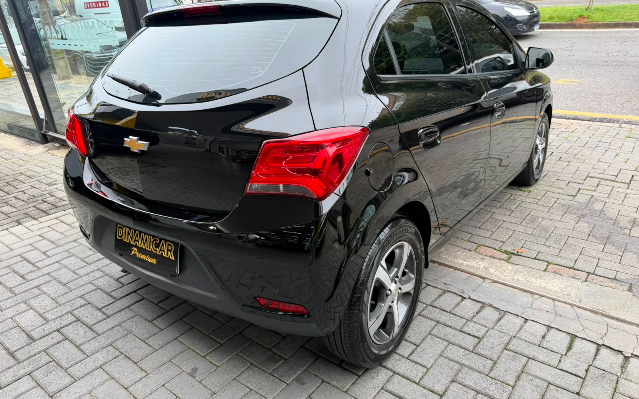 imagem-https://www.socarrao.com.br/sc-vehicle-images-prod/3239039/1786740092974-My5qcGVn.jpeg