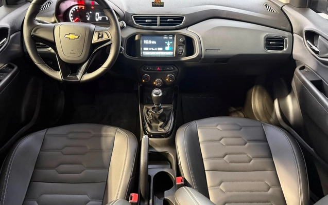 imagem-https://www.socarrao.com.br/sc-vehicle-images-prod/3239039/1786740093731-OS5qcGVn.jpeg