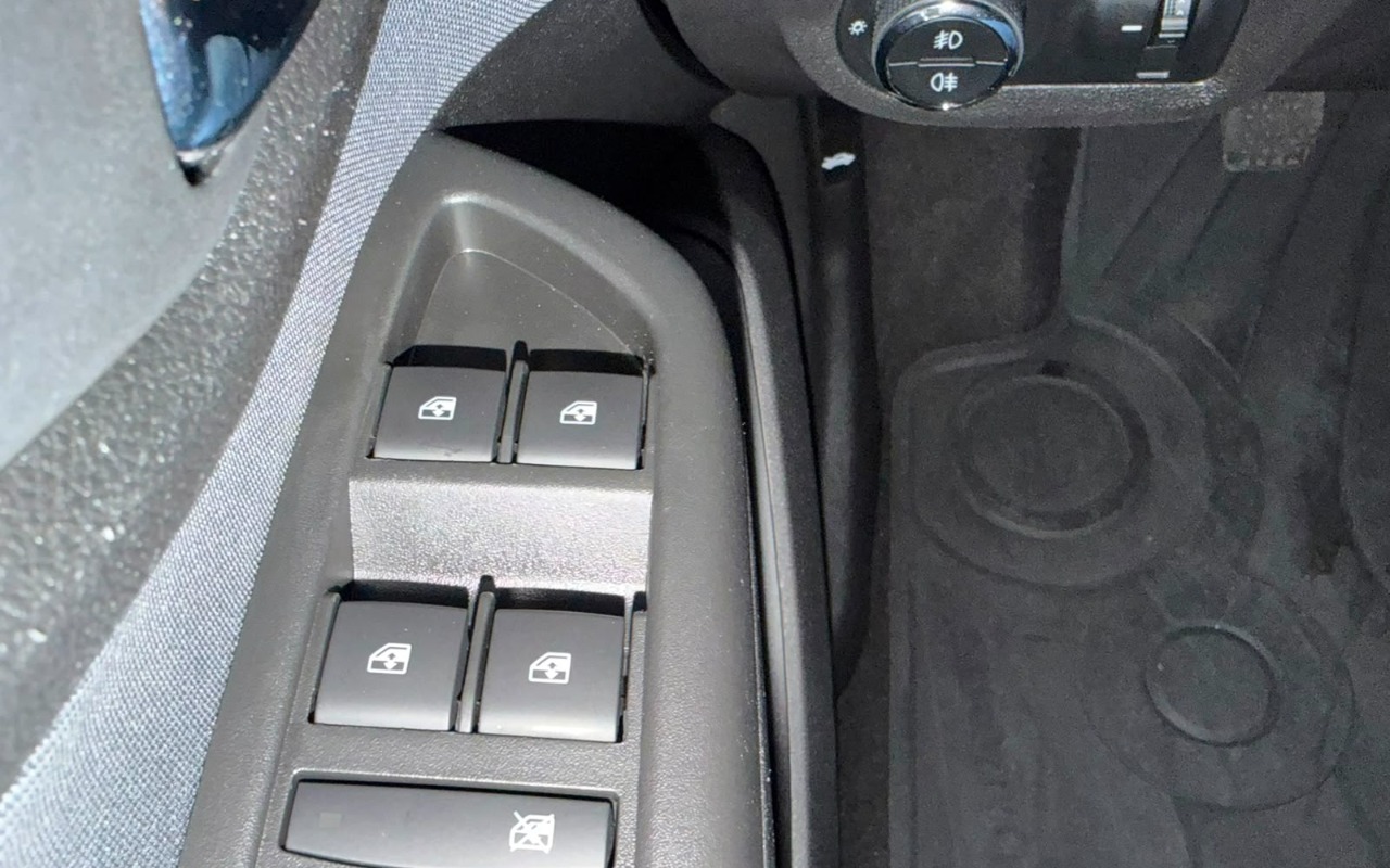 imagem-https://www.socarrao.com.br/sc-vehicle-images-prod/3239039/1786740094616-MTkuanBlZw.jpeg
