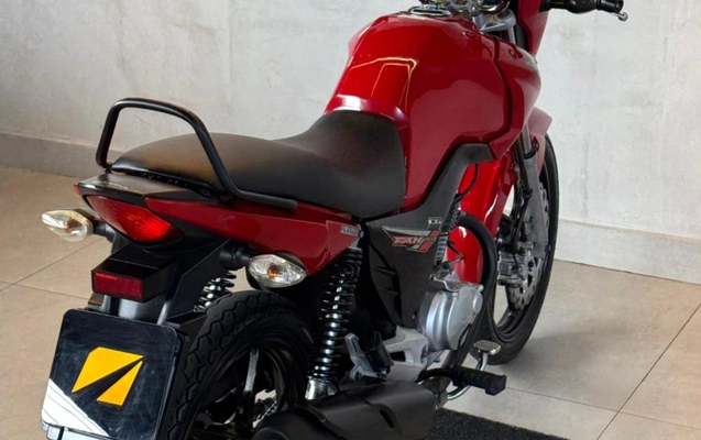 imagem-https://www.socarrao.com.br/sc-vehicle-images-prod/3239471/1786740993188-V2hhdHNBcHAgSW1hZ2UgMjAyNi0wOC0xNCBhdCAxNy41My40OSAoMSkuanBlZw.jpeg