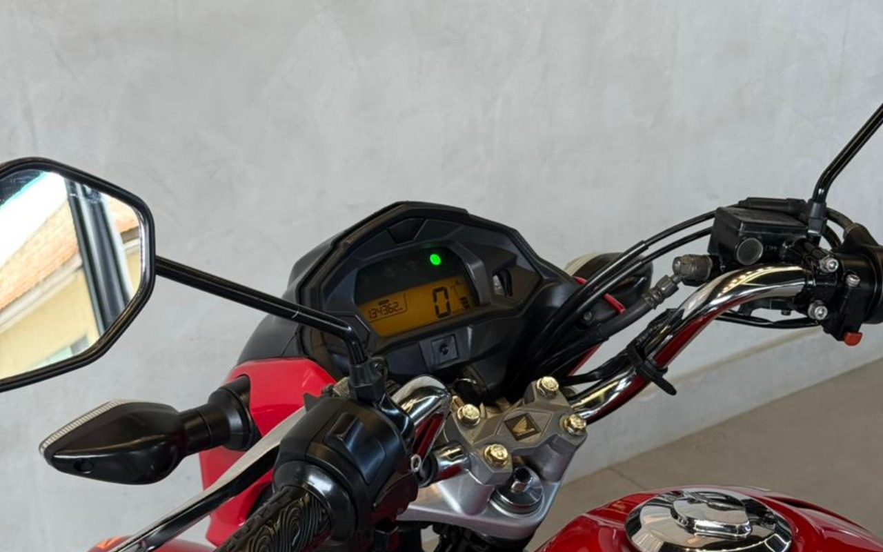 imagem-https://www.socarrao.com.br/sc-vehicle-images-prod/3239471/1786740993488-V2hhdHNBcHAgSW1hZ2UgMjAyNi0wOC0xNCBhdCAxNy41My40OCAoMSkuanBlZw.jpeg