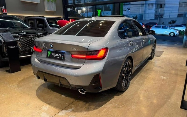 imagem-https://www.socarrao.com.br/sc-vehicle-images-prod/3239541/1788352262011-8382552_11_B_de2a049637.jpeg