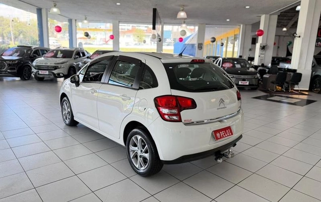 imagem-https://www.socarrao.com.br/sc-vehicle-images-prod/3239721/1789415719057-8362791_1_B_b0e30dccd9.jpeg