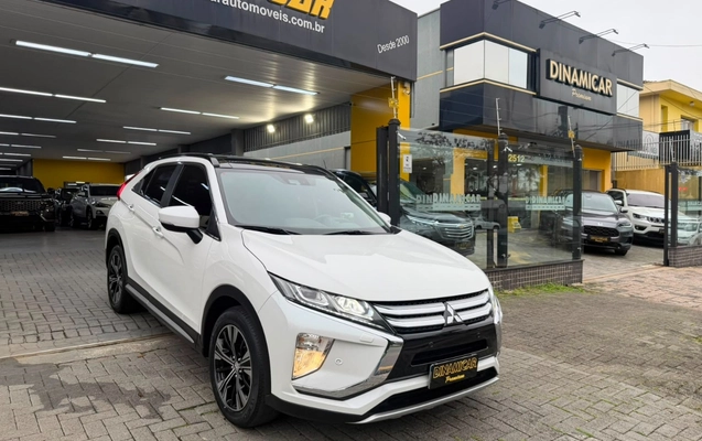 imagem-https://www.socarrao.com.br/sc-vehicle-images-prod/3239864/1786742052327-V2hhdHNBcHAgSW1hZ2UgMjAyNi0wOC0xNCBhdCAxNi4yNC4yNiAoMSktQ0FQQS5qcGVn.jpeg